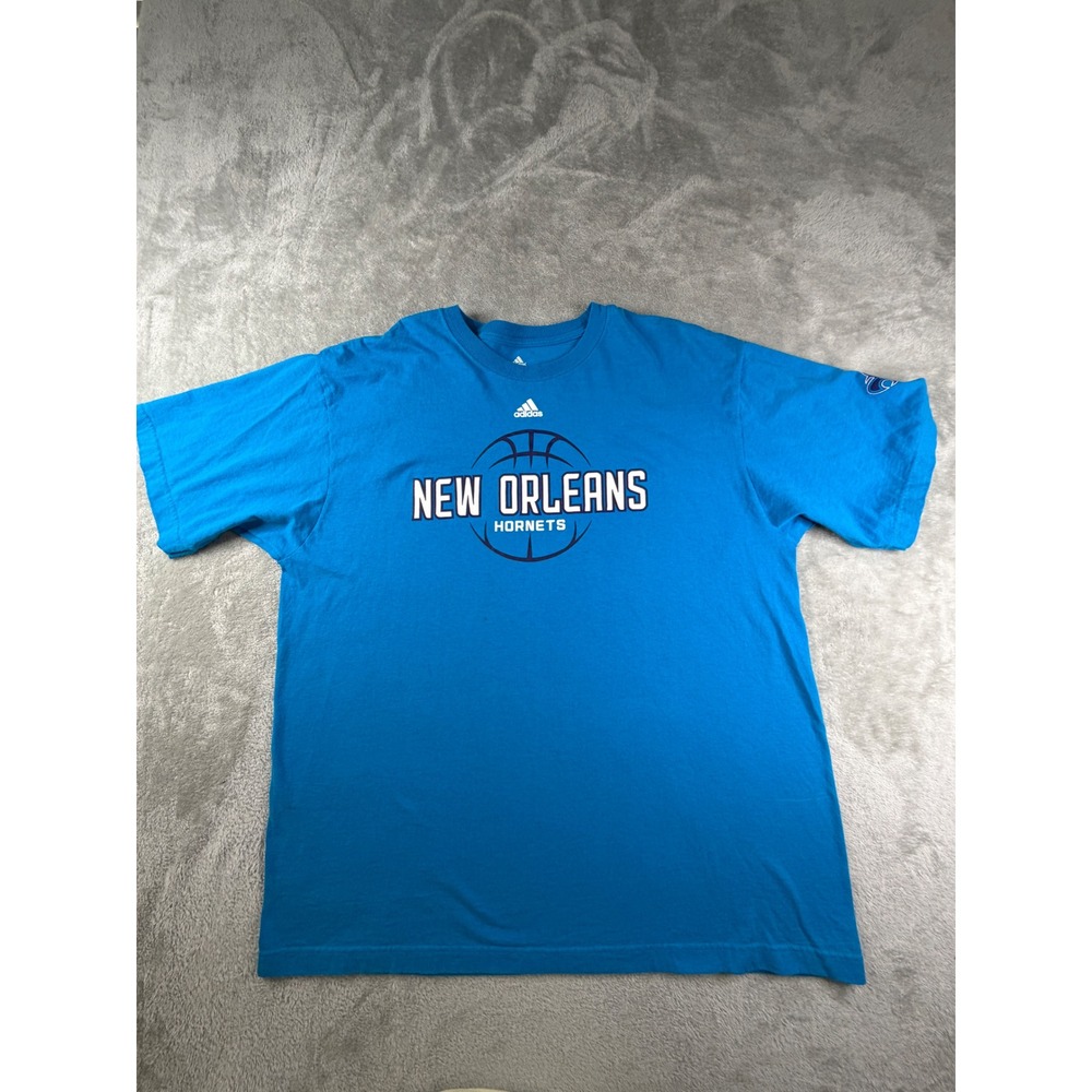 Adidas New Orleans Hornets T-Shirt Mens XL Blue NBA Basketball Graphic Tee